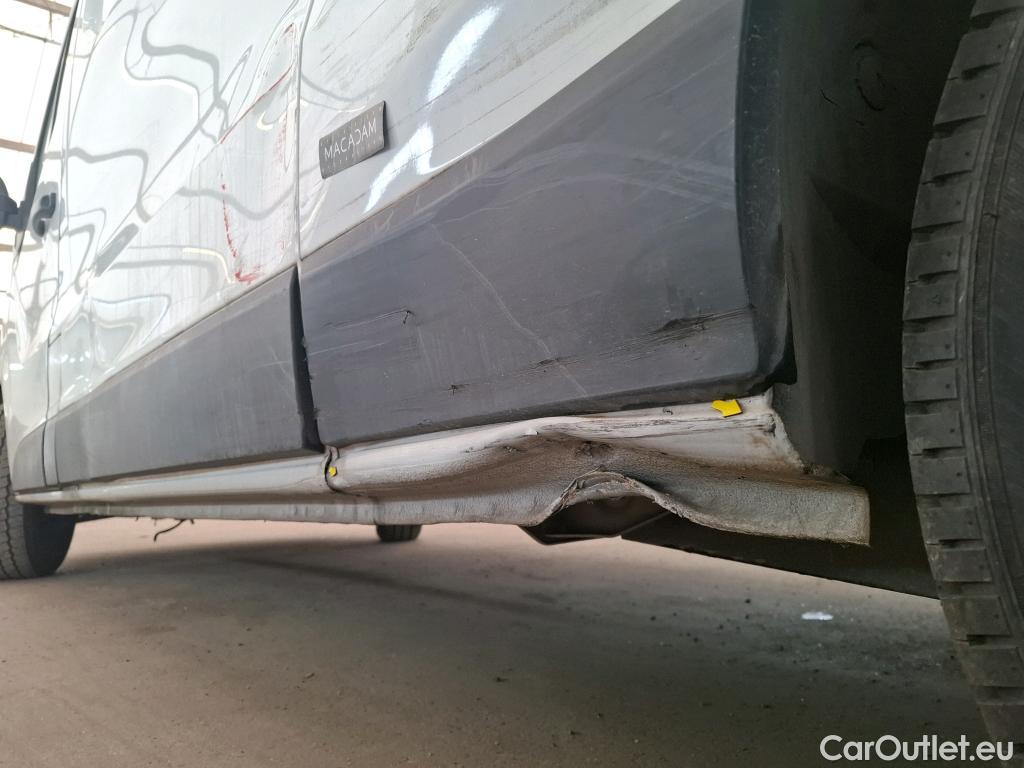  Renault  Trafic  III Fourgon L2H1 3T Grand Confort 2.0 dCi 130CV BVM6 E6d #42