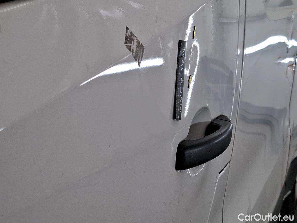  Renault  Trafic  III Fourgon L2H1 3T Grand Confort 2.0 dCi 130CV BVM6 E6d #108