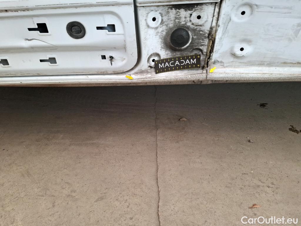 Renault  Trafic  III Fourgon L2H1 3T Confort 2.0 dCi 130CV BVM6 E6d #94