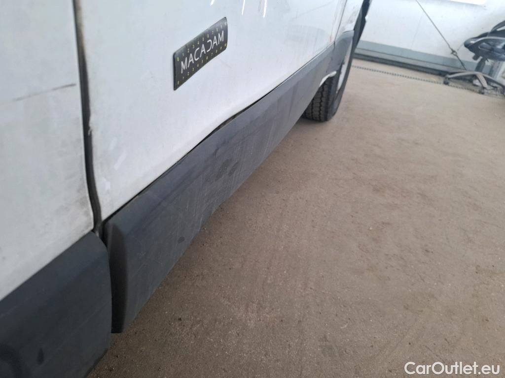  Renault  Trafic  III Fourgon L2H1 3T Grand Confort 2.0 dCi 130CV BVM6 E6d #81