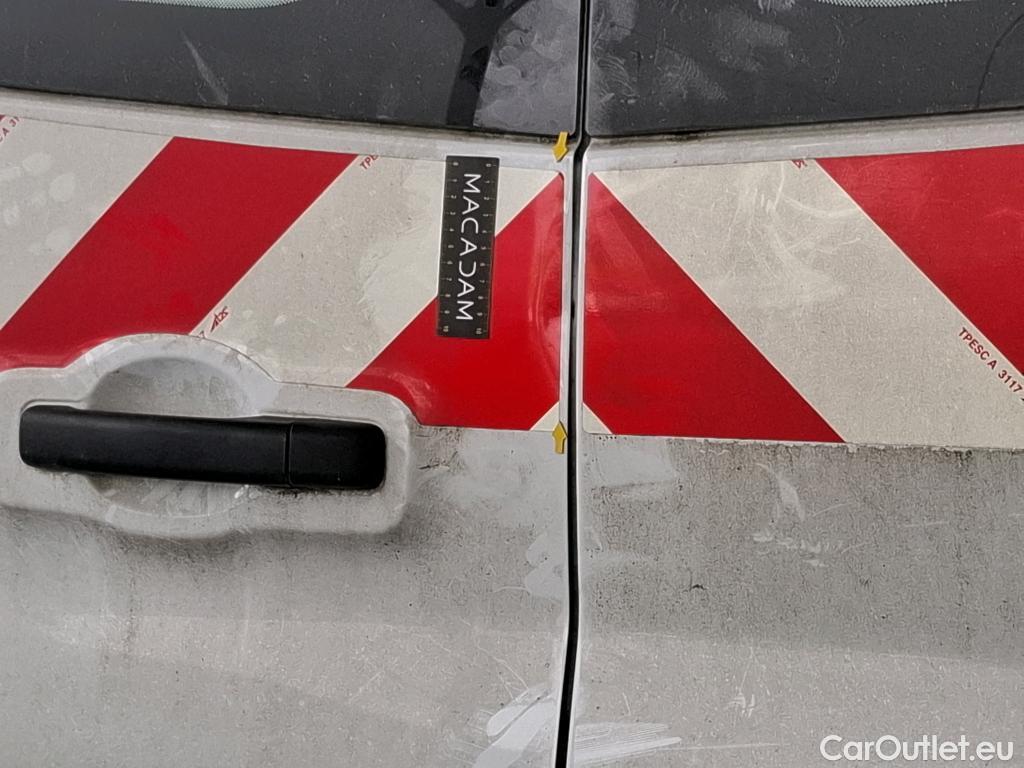  Renault  Trafic RENAULT  VU 4p Fourgon FG GCF L1H1 1000 Energy dCi 125 E6 #12