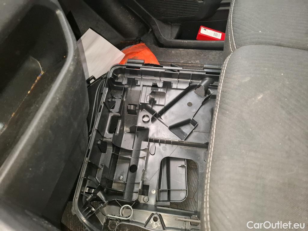  Renault  Trafic  III Fourgon L2H1 3T Grand Confort 2.0 dCi 130CV BVM6 E6d #87