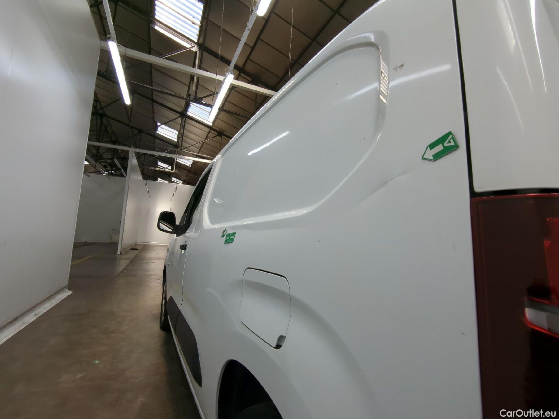  Toyota  Proace  City / 2019 / 4P / Fourgonnette 1.5 Medium 100 D-4D Business
 #28