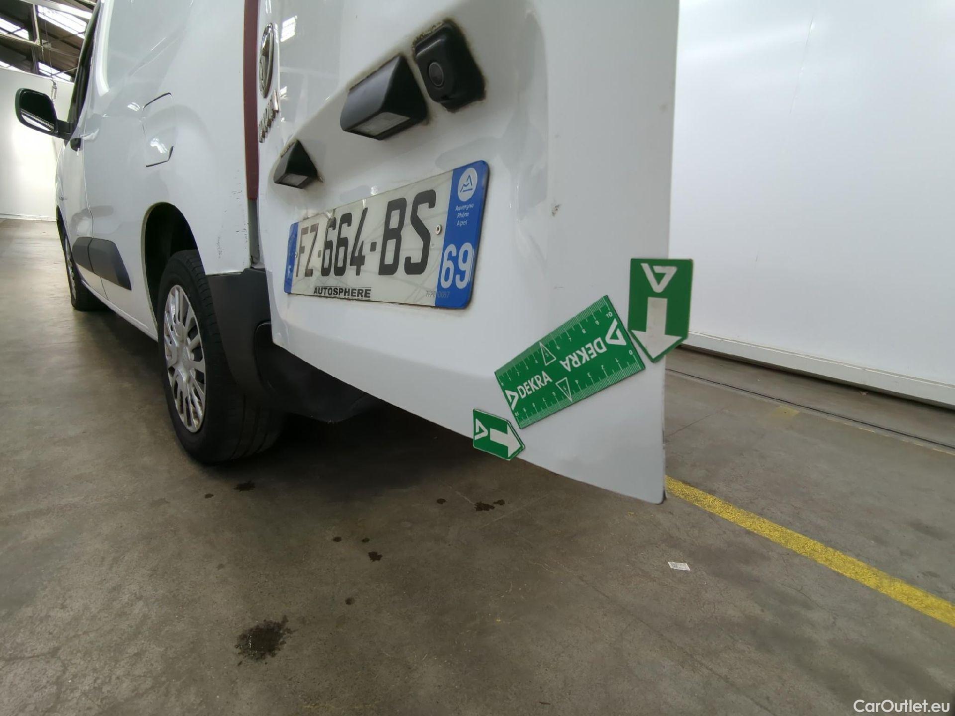  Toyota  Proace  City / 2019 / 4P / Fourgonnette 1.5 Medium 100 D-4D Business
 #19