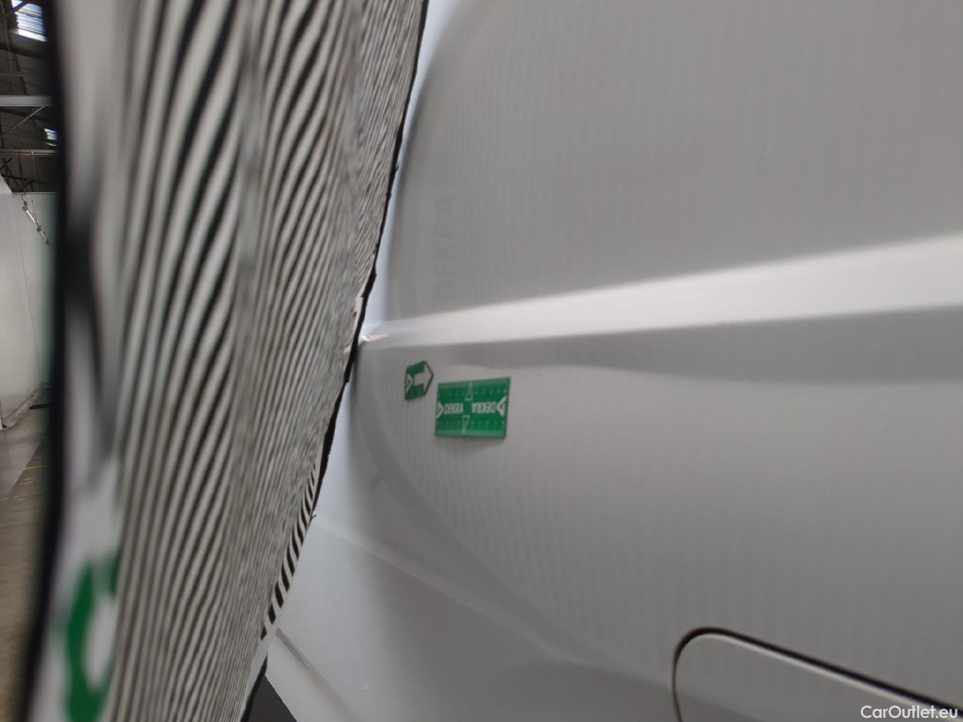 Toyota  Proace  City / 2019 / 4P / Fourgonnette 1.5 Medium 100 D-4D Business
 #24