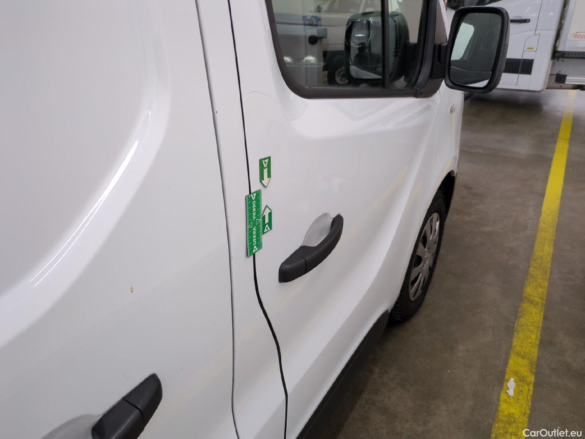  Renault  Trafic RENAULT  / 2019 / 4P / Fourgon tole FG GCF L1H1 1000 dCi 120 #20