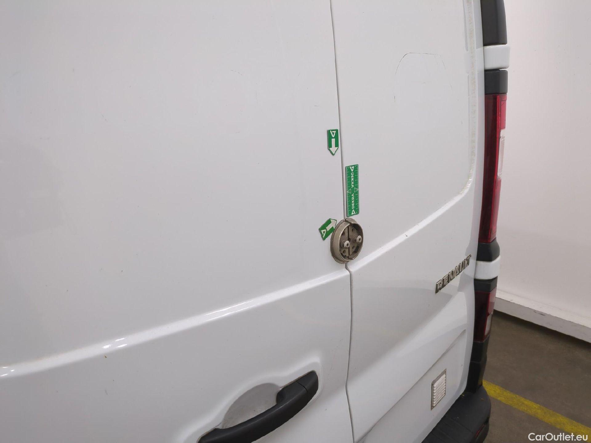  Renault  Trafic RENAULT  / 2019 / 4P / Fourgon tole FG GCF L1H1 1000 dCi 120 #39