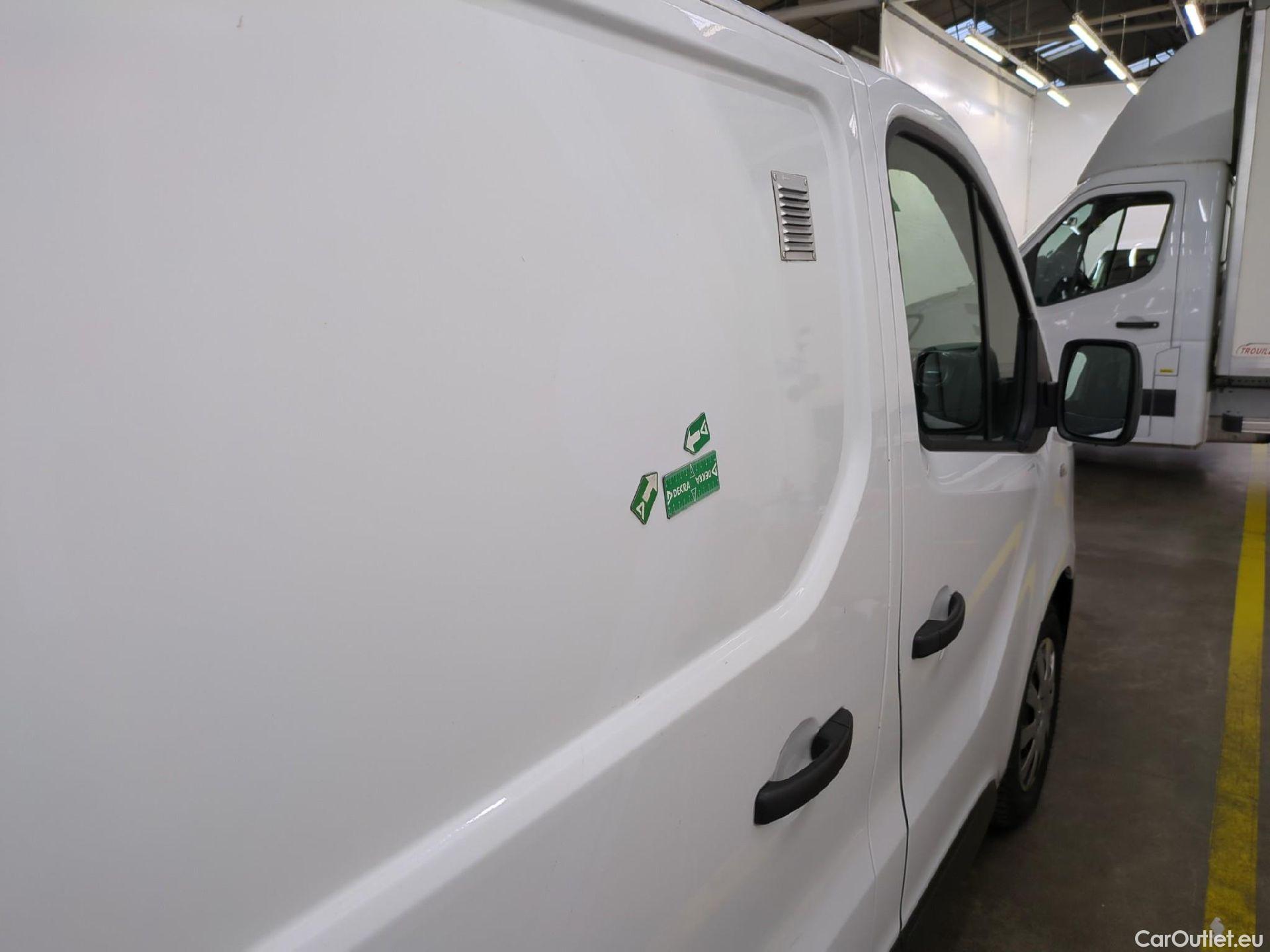  Renault  Trafic RENAULT  / 2019 / 4P / Fourgon tole FG GCF L1H1 1000 dCi 120 #17