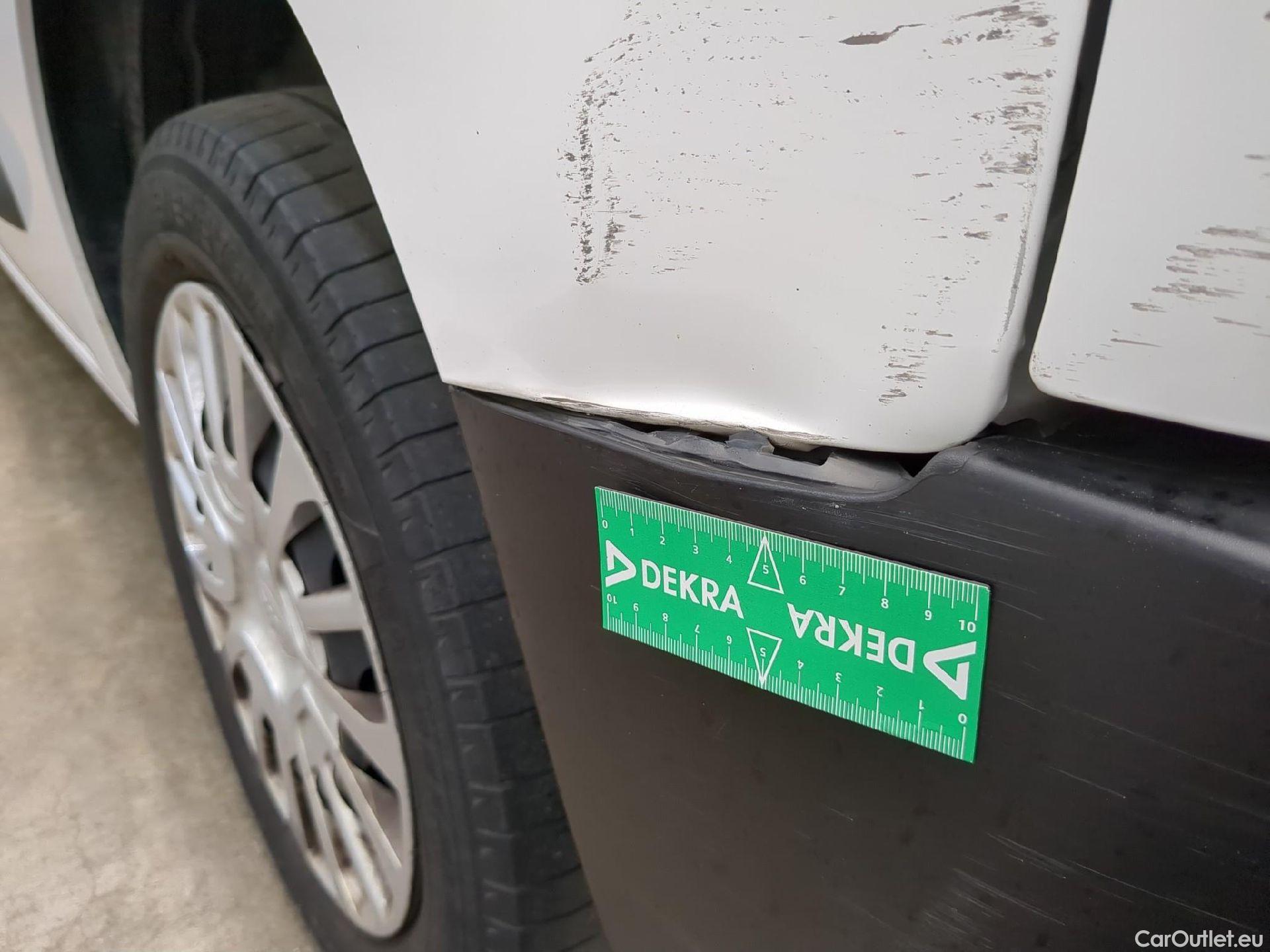  Toyota  Proace  City / 2019 / 4P / Fourgonnette 1.5 Medium 100 D-4D Business
 #14