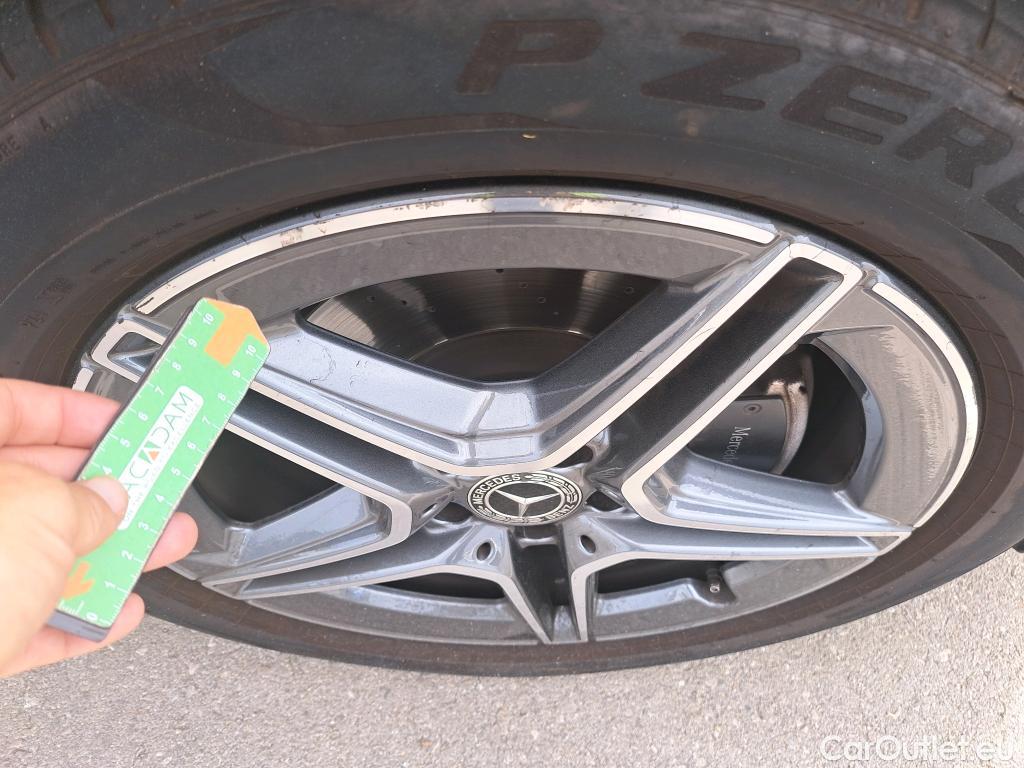  Mercedes  GLA MERCEDES-BENZ  / 2020 / 5P / todoterreno  200 D #4