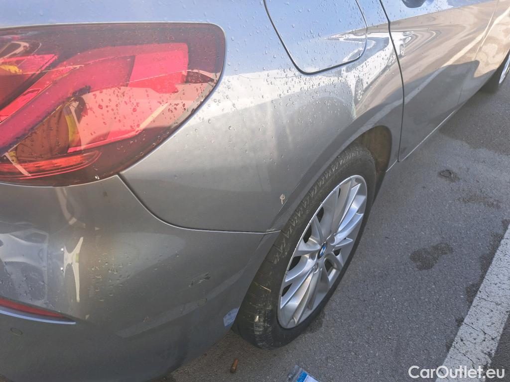  Bmw  Serie 1 BMW  / 2019 / 5P / berlina con portón 118i Corporate Auto. (AC2) #1