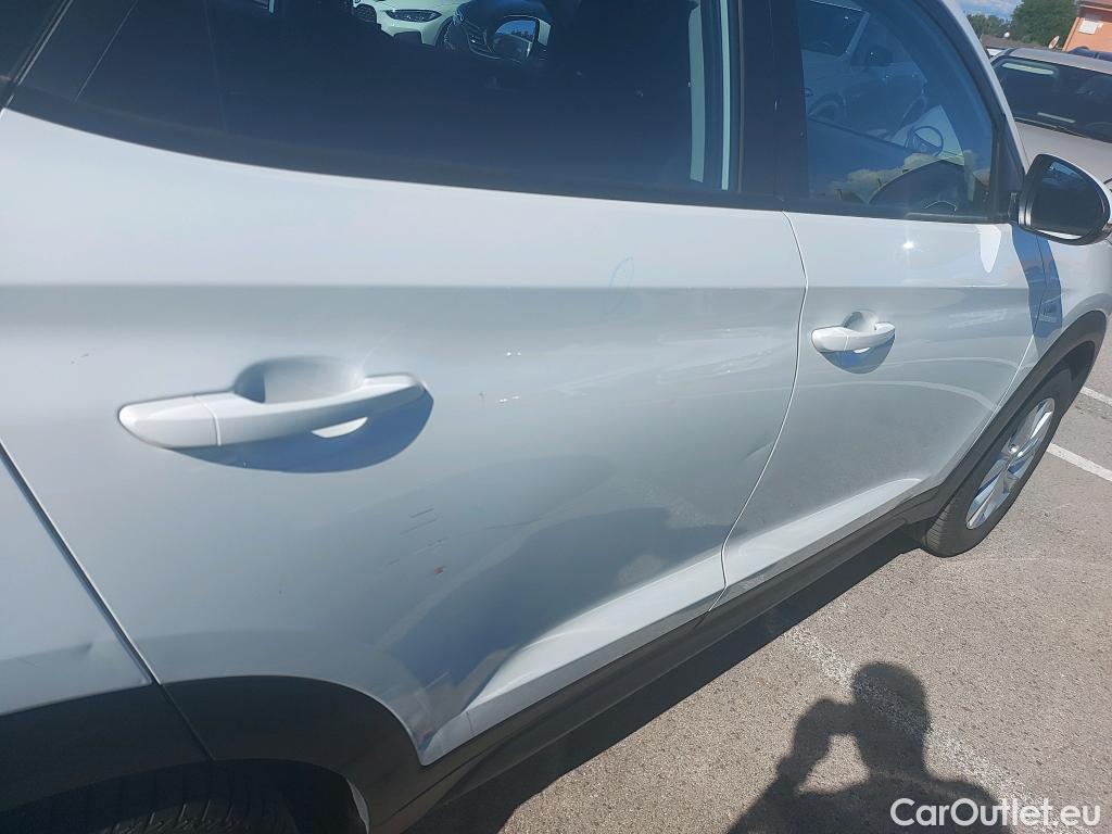 Hyundai  Tucson HYUNDAI  / 2018 / 5P / todoterreno 1.6 CRDI 85kW (116CV) 48V SLE 4X2(SP)(SL) #5