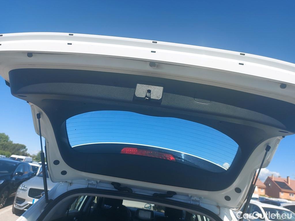  Hyundai  Tucson HYUNDAI  / 2018 / 5P / todoterreno 1.6 CRDI 85kW (116CV) 48V SLE 4X2(SP)(SL) #27