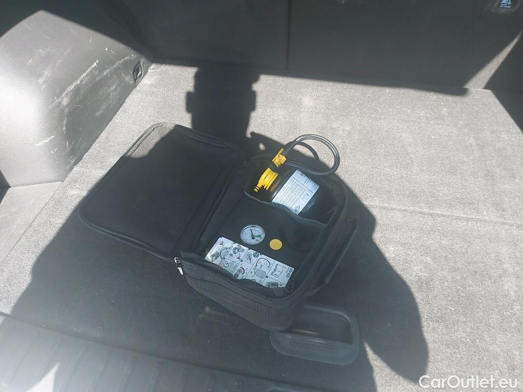  Hyundai  Tucson HYUNDAI  / 2018 / 5P / todoterreno 1.6 CRDI 85kW (116CV) 48V SLE 4X2(SP)(SL) #19