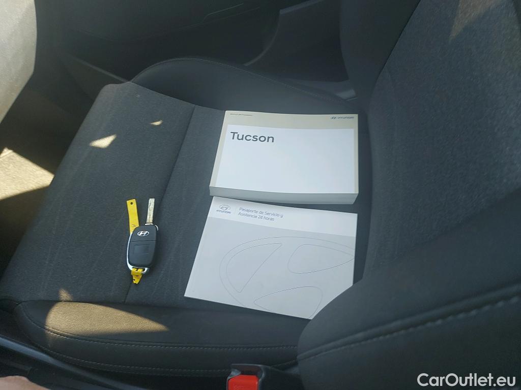  Hyundai  Tucson HYUNDAI  / 2018 / 5P / todoterreno 1.6 CRDI 85kW (116CV) 48V SLE 4X2(SP)(SL) #3