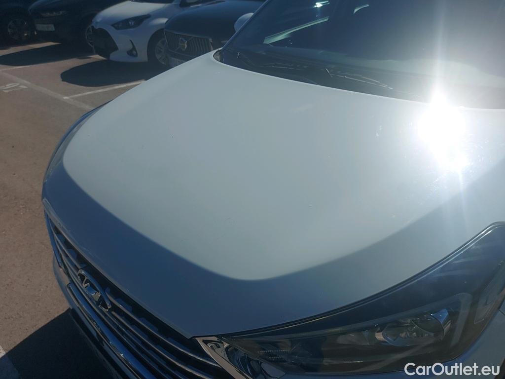 Hyundai  Tucson HYUNDAI  / 2018 / 5P / todoterreno 1.6 CRDI 85kW (116CV) 48V SLE 4X2(SP)(SL) #14