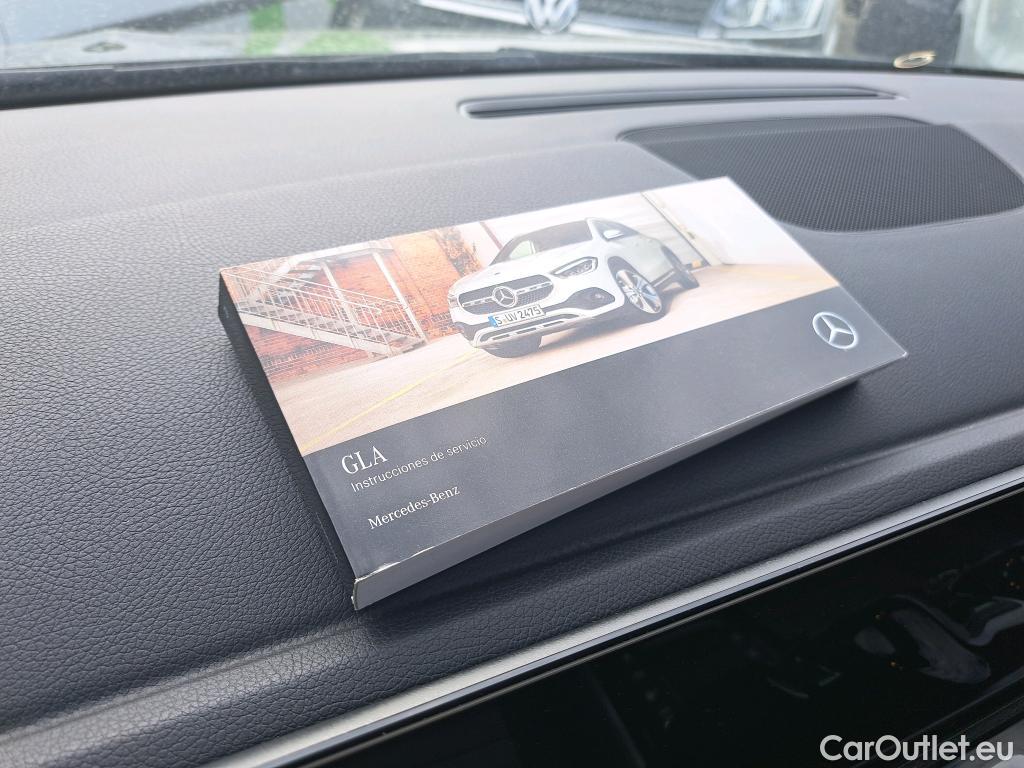  Mercedes  GLA MERCEDES-BENZ  / 2020 / 5P / todoterreno  200 D #11