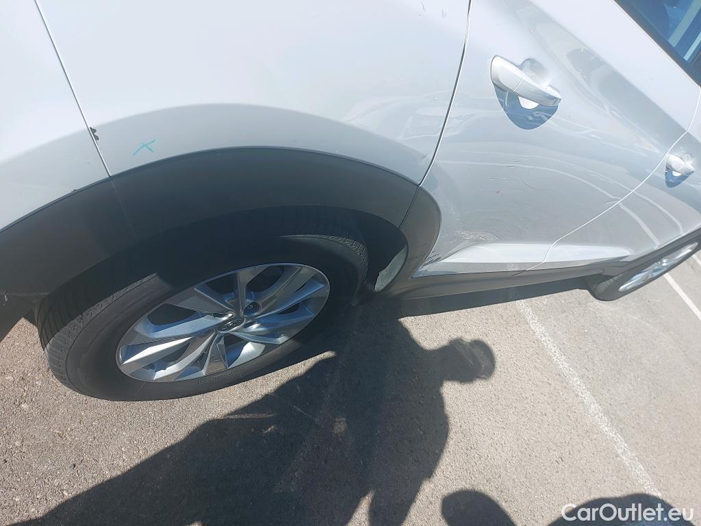 Hyundai  Tucson HYUNDAI  / 2018 / 5P / todoterreno 1.6 CRDI 85kW (116CV) 48V SLE 4X2(SP)(SL) #41