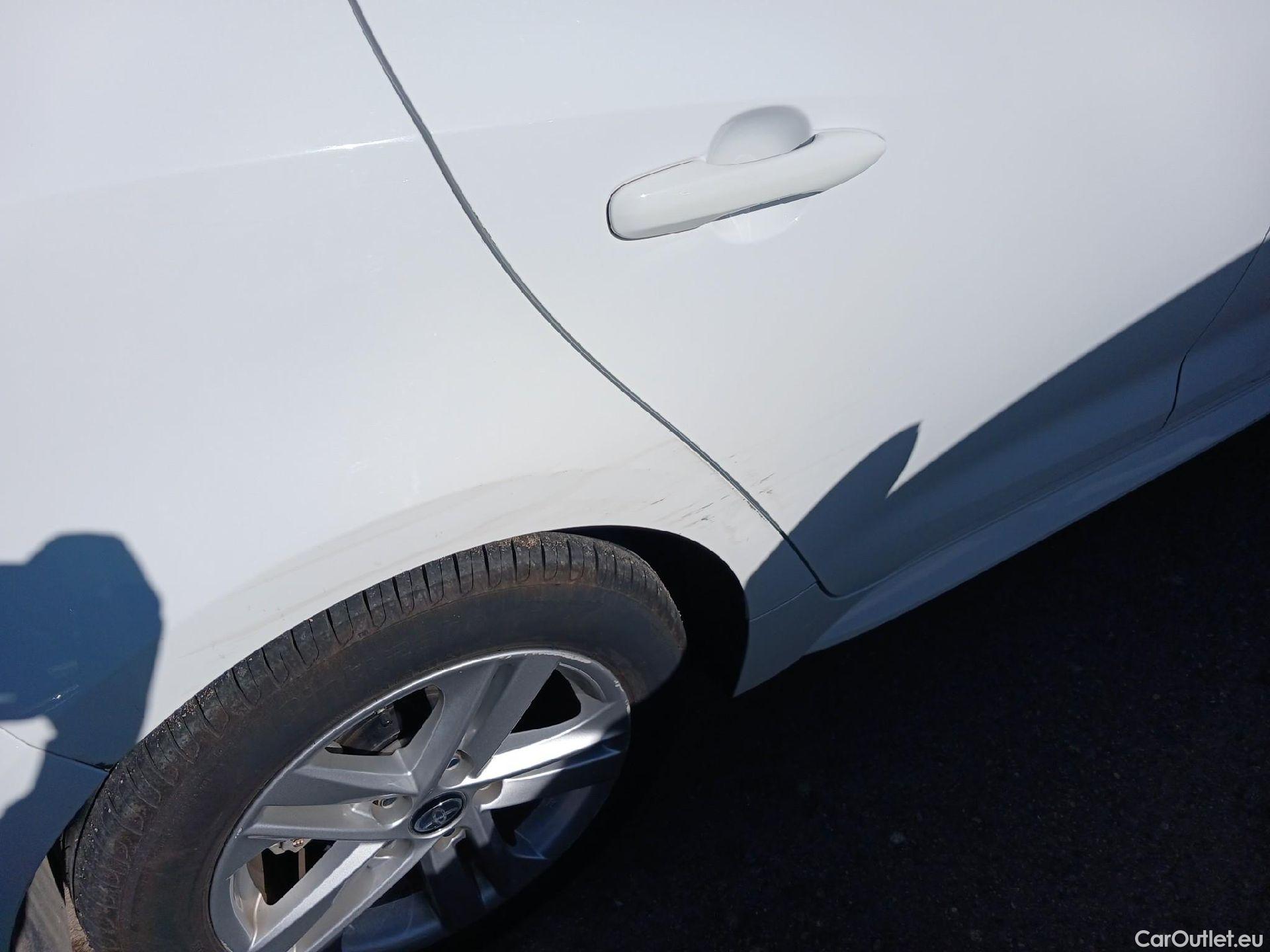  Toyota  Corolla TOYOTA  1.8 125H ACTIVE TECH E-CVT #19