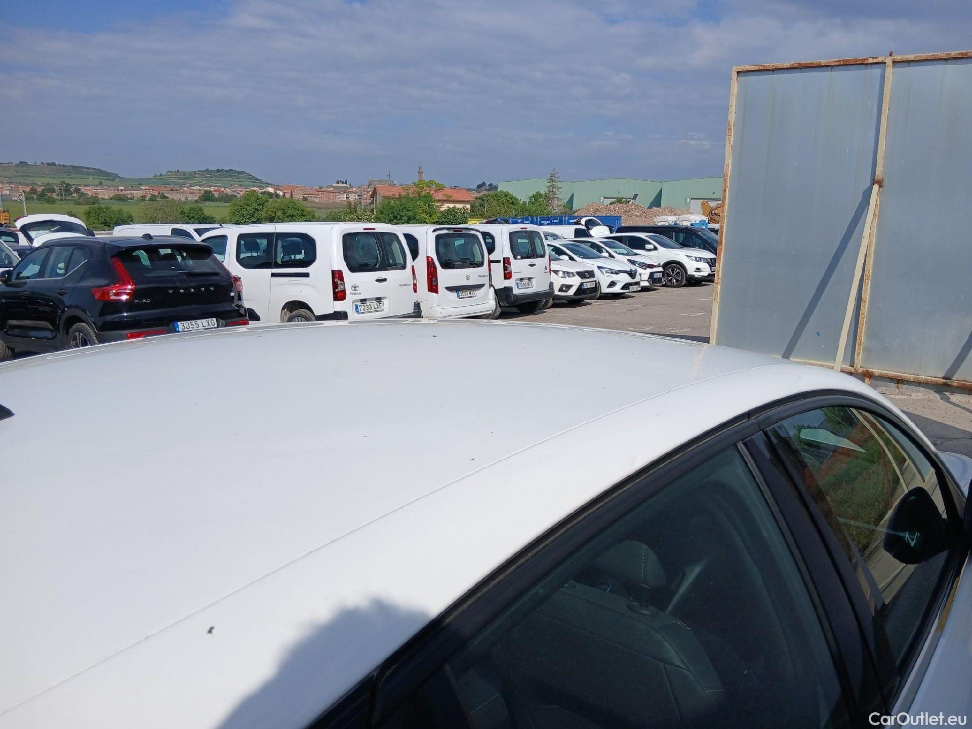  Opel  Corsa OPEL  1.2T XHL 74kW (100CV) Elegance #16