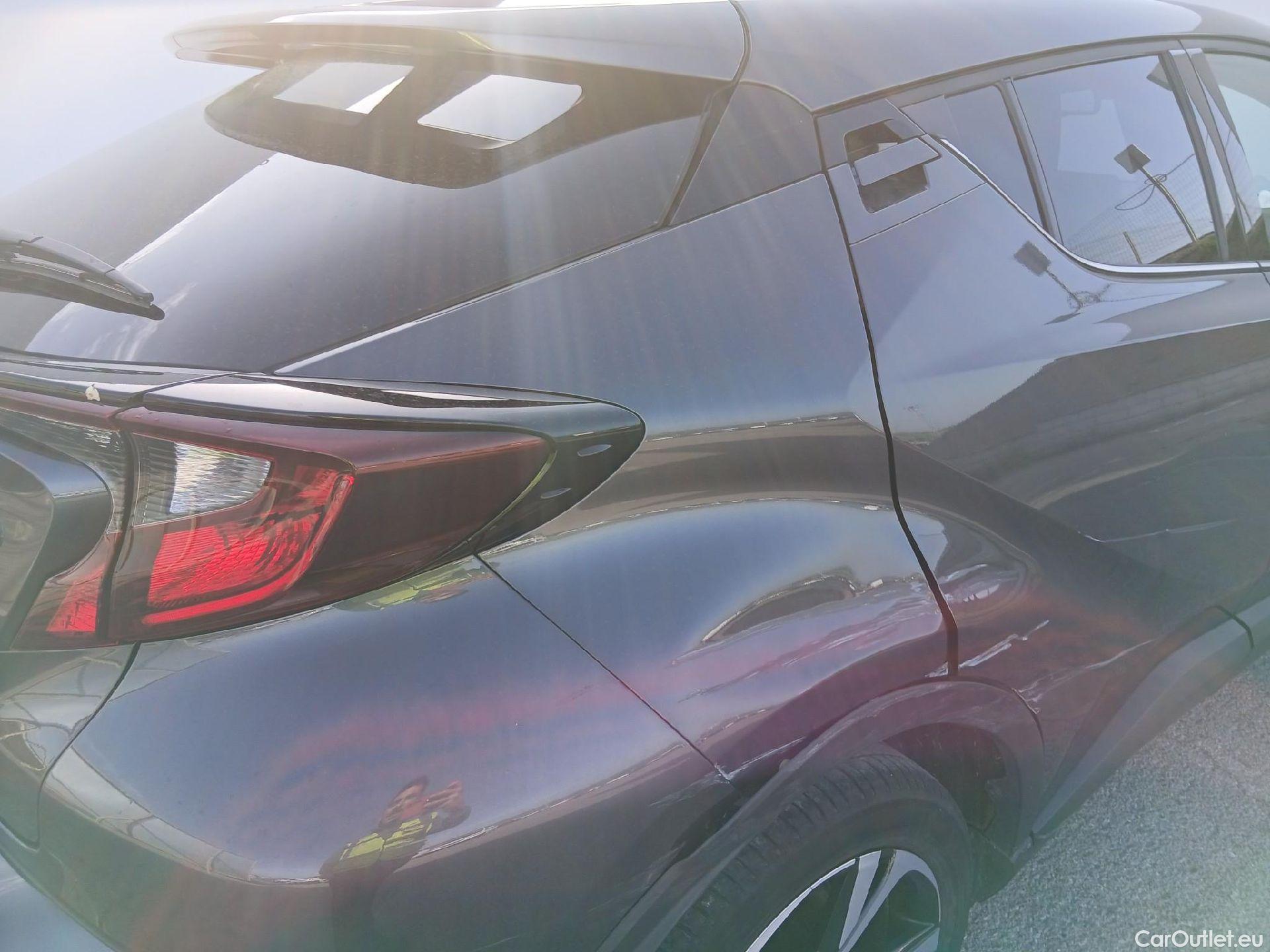  Toyota  C-HR TOYOTA  / 2019 / 5P / todoterreno 1.8 125H Advance #24