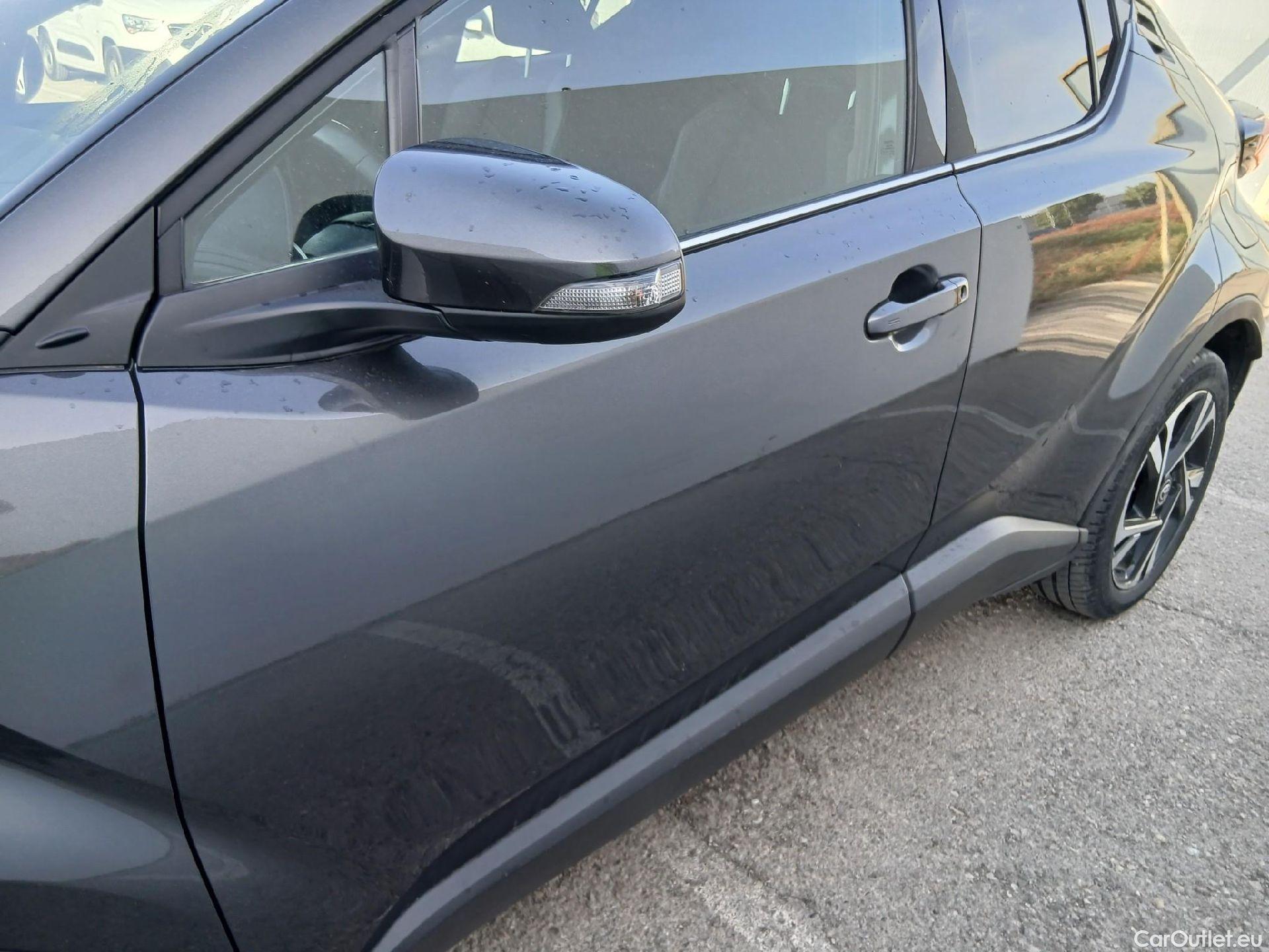  Toyota  C-HR TOYOTA  / 2019 / 5P / todoterreno 1.8 125H Advance #8