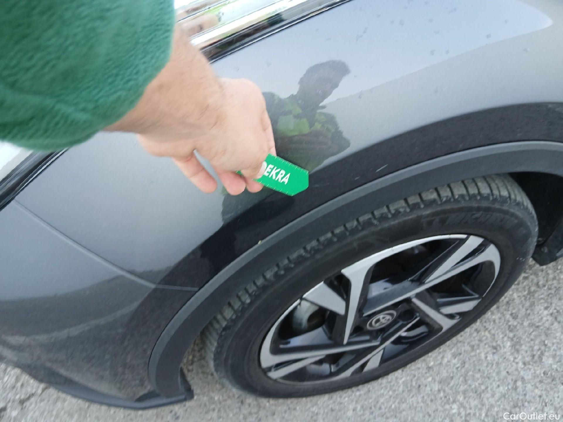  Toyota  C-HR TOYOTA  / 2019 / 5P / todoterreno 1.8 125H Advance #5