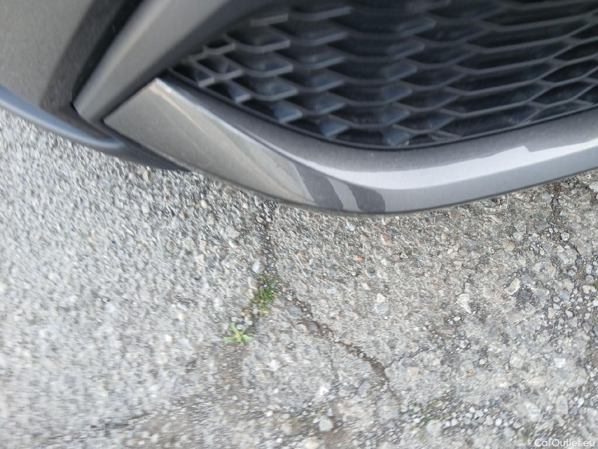  Toyota  C-HR TOYOTA  / 2019 / 5P / todoterreno 1.8 125H Advance #2