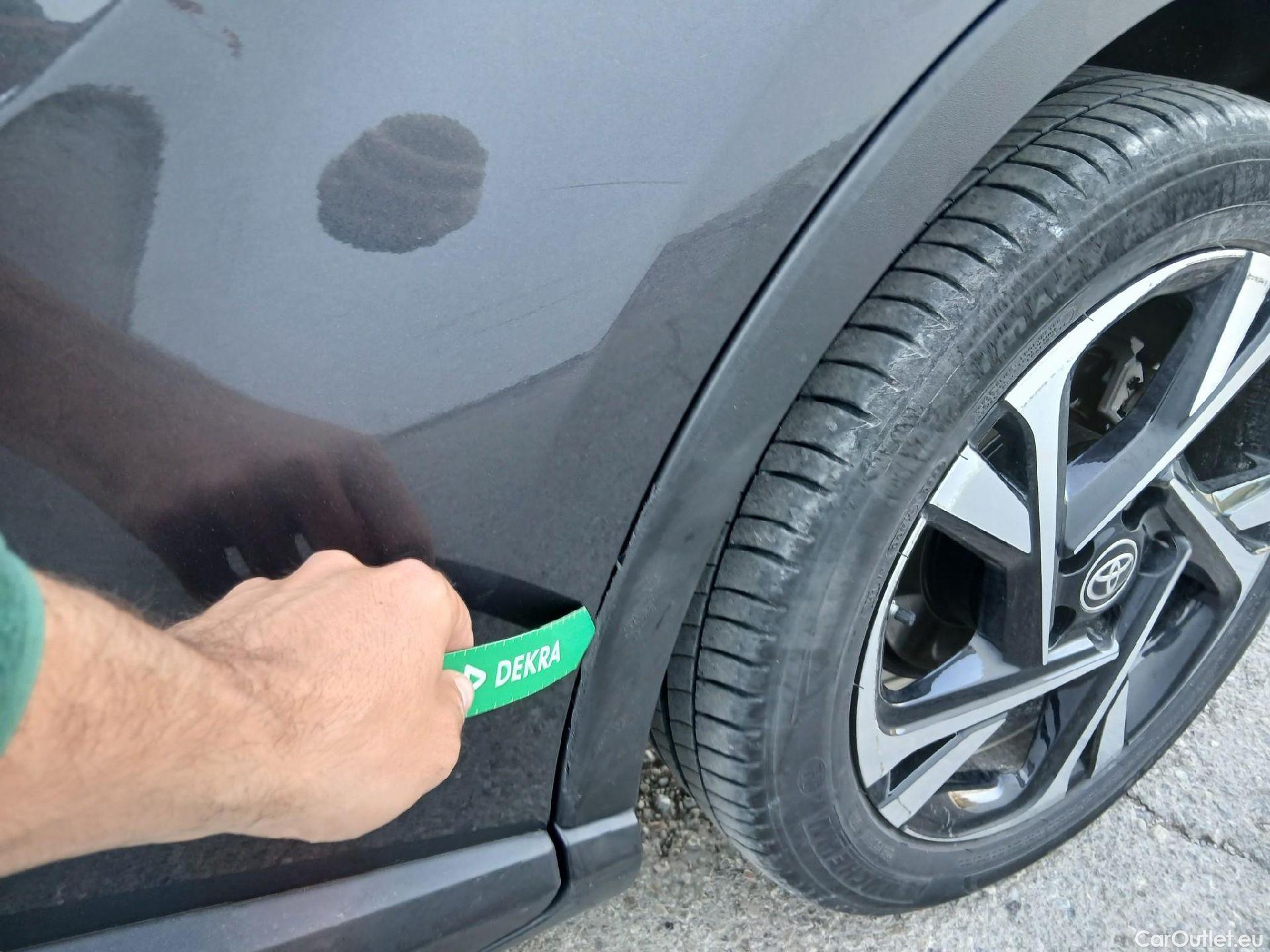  Toyota  C-HR TOYOTA  / 2019 / 5P / todoterreno 1.8 125H Advance #13
