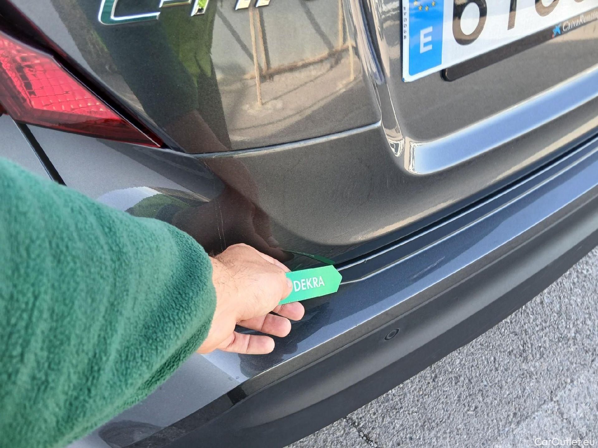  Toyota  C-HR TOYOTA  / 2019 / 5P / todoterreno 1.8 125H Advance #18