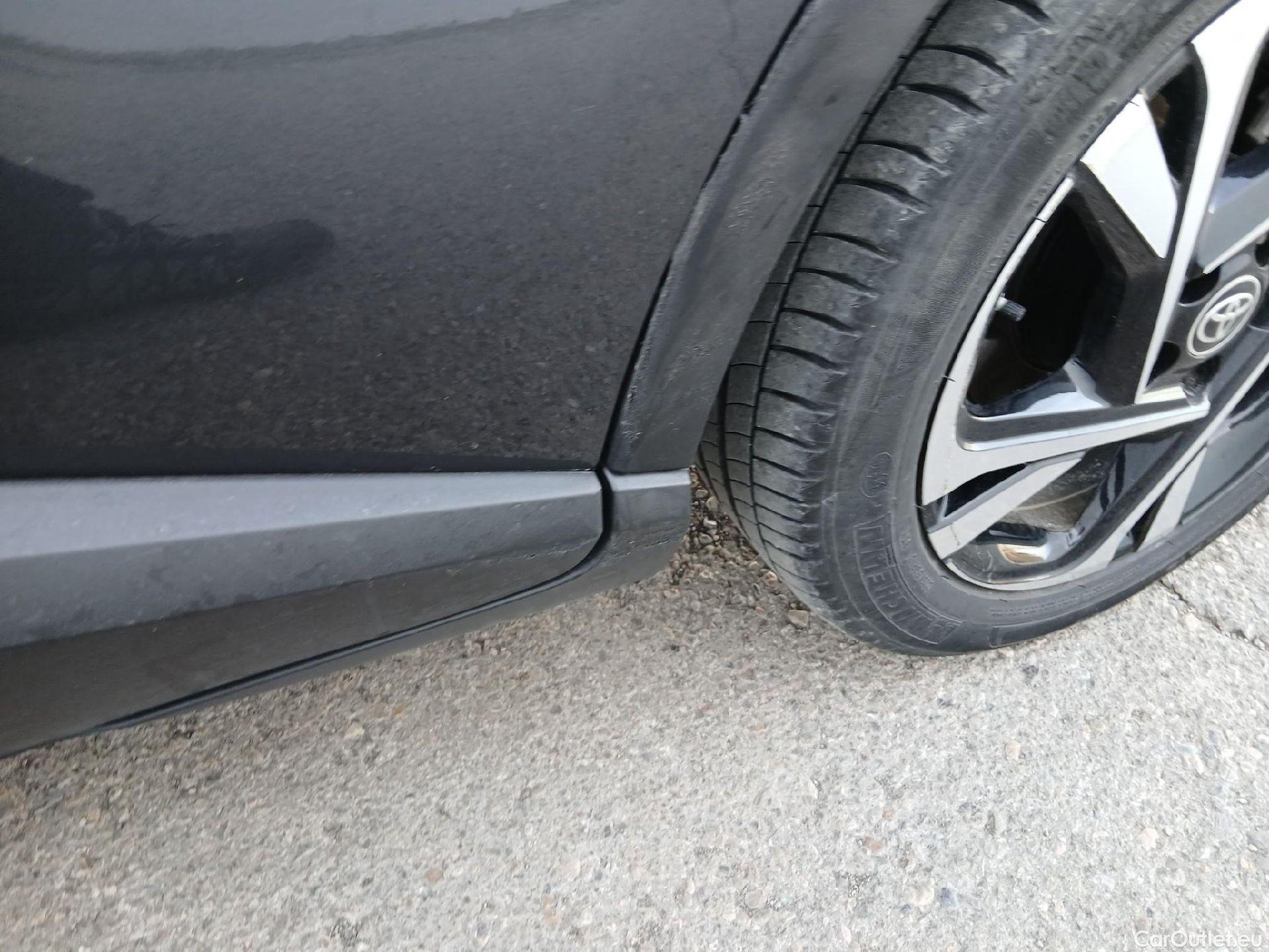  Toyota  C-HR TOYOTA  / 2019 / 5P / todoterreno 1.8 125H Advance #12