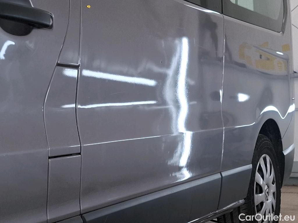  Renault  Trafic RENAULT  4p Combi Zen L2 Energy dCi 145 8 places #20