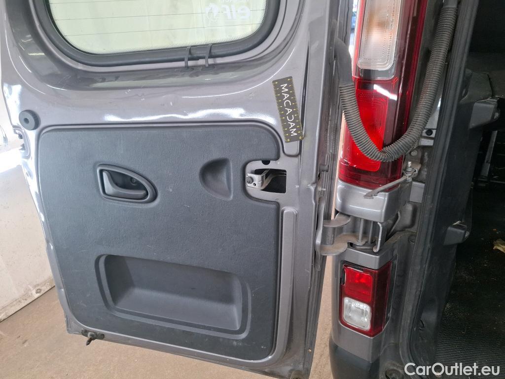  Renault  Trafic RENAULT  4p Combi Zen L2 Energy dCi 145 8 places #133