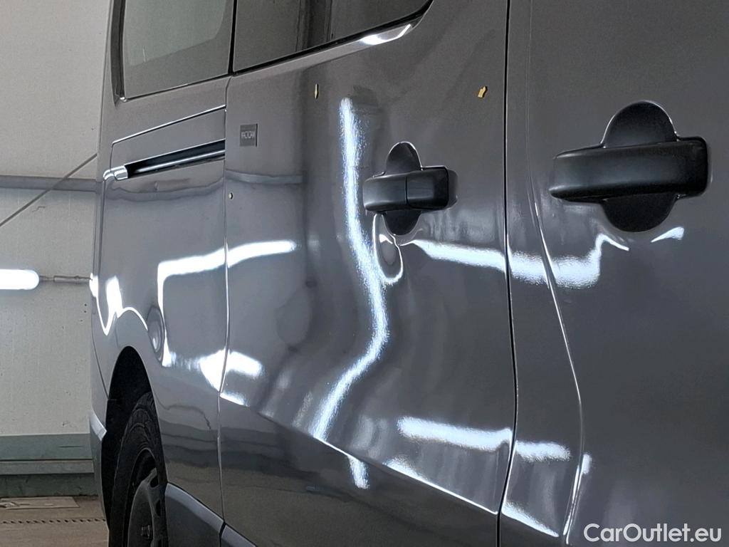  Renault  Trafic RENAULT  4p Combi Zen L2 Energy dCi 145 8 places #66