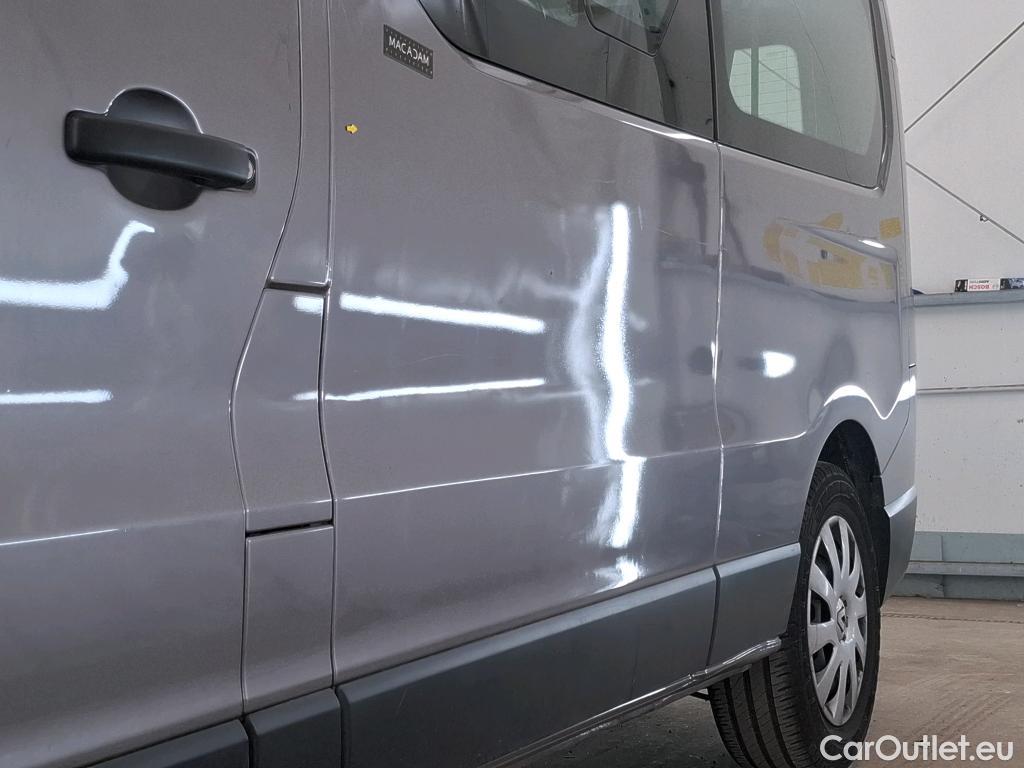  Renault  Trafic RENAULT  4p Combi Zen L2 Energy dCi 145 8 places #19