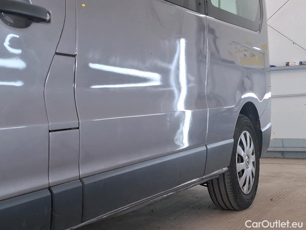 Renault  Trafic RENAULT  4p Combi Zen L2 Energy dCi 145 8 places #18
