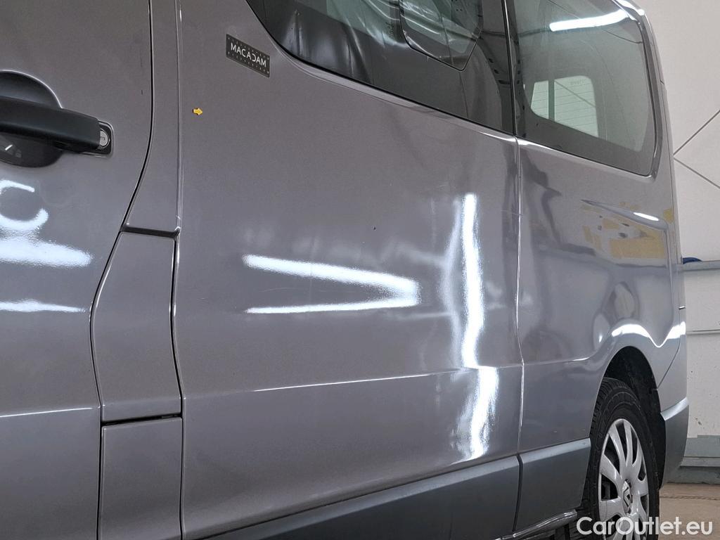  Renault  Trafic RENAULT  4p Combi Zen L2 Energy dCi 145 8 places #17