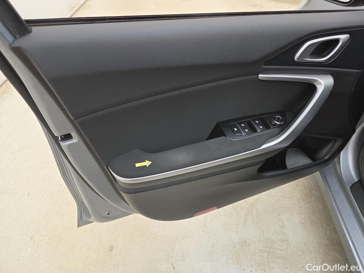  KIA  Cee'd 1.5 T-GDi Best 6MT #51