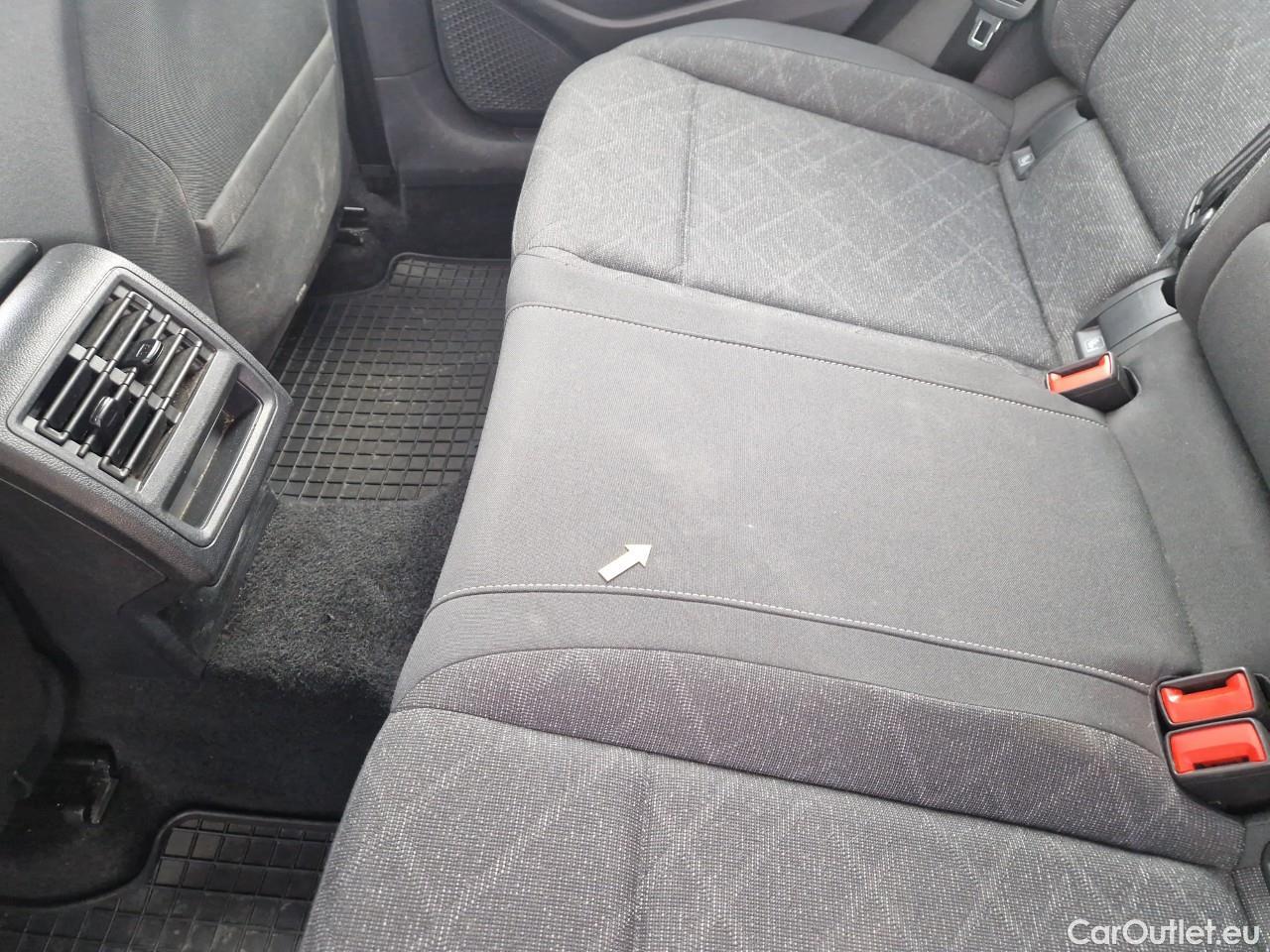  Volkswagen  Golf  Life 1.0 TSI #53