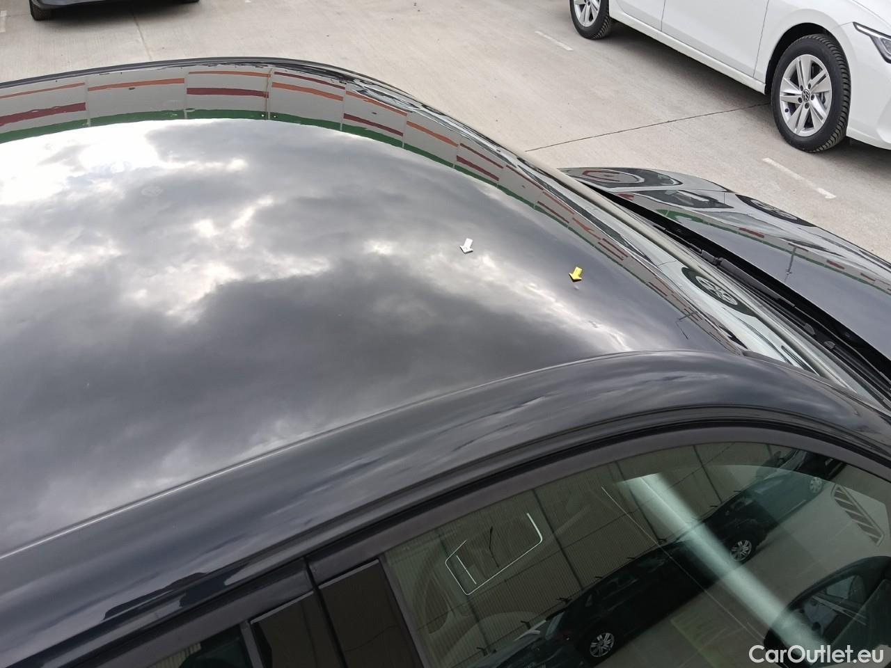  Volkswagen  Golf  Life 1.0 TSI #25