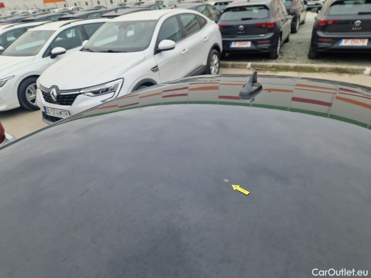  Volkswagen  Golf  Life 1.0 TSI #38