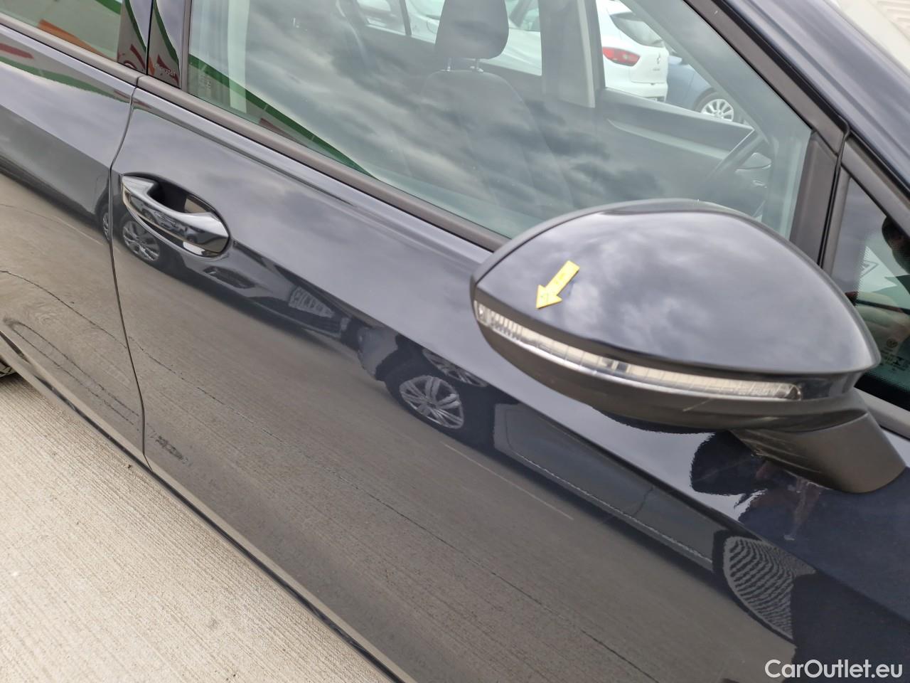  Volkswagen  Golf  Life 1.0 TSI #11
