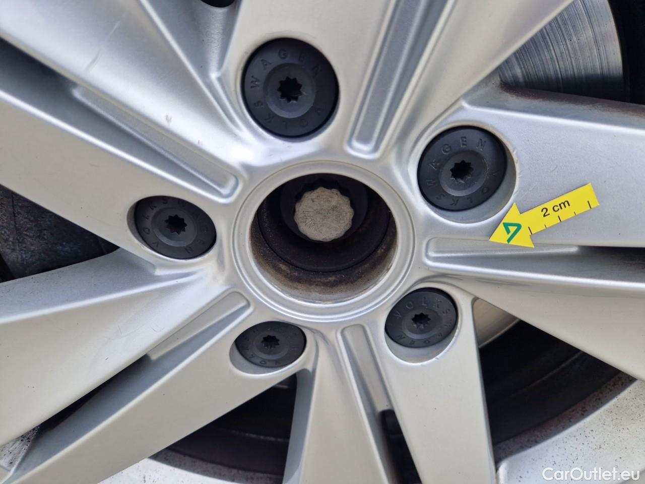  Volkswagen  Golf  Life 1.0 TSI #7