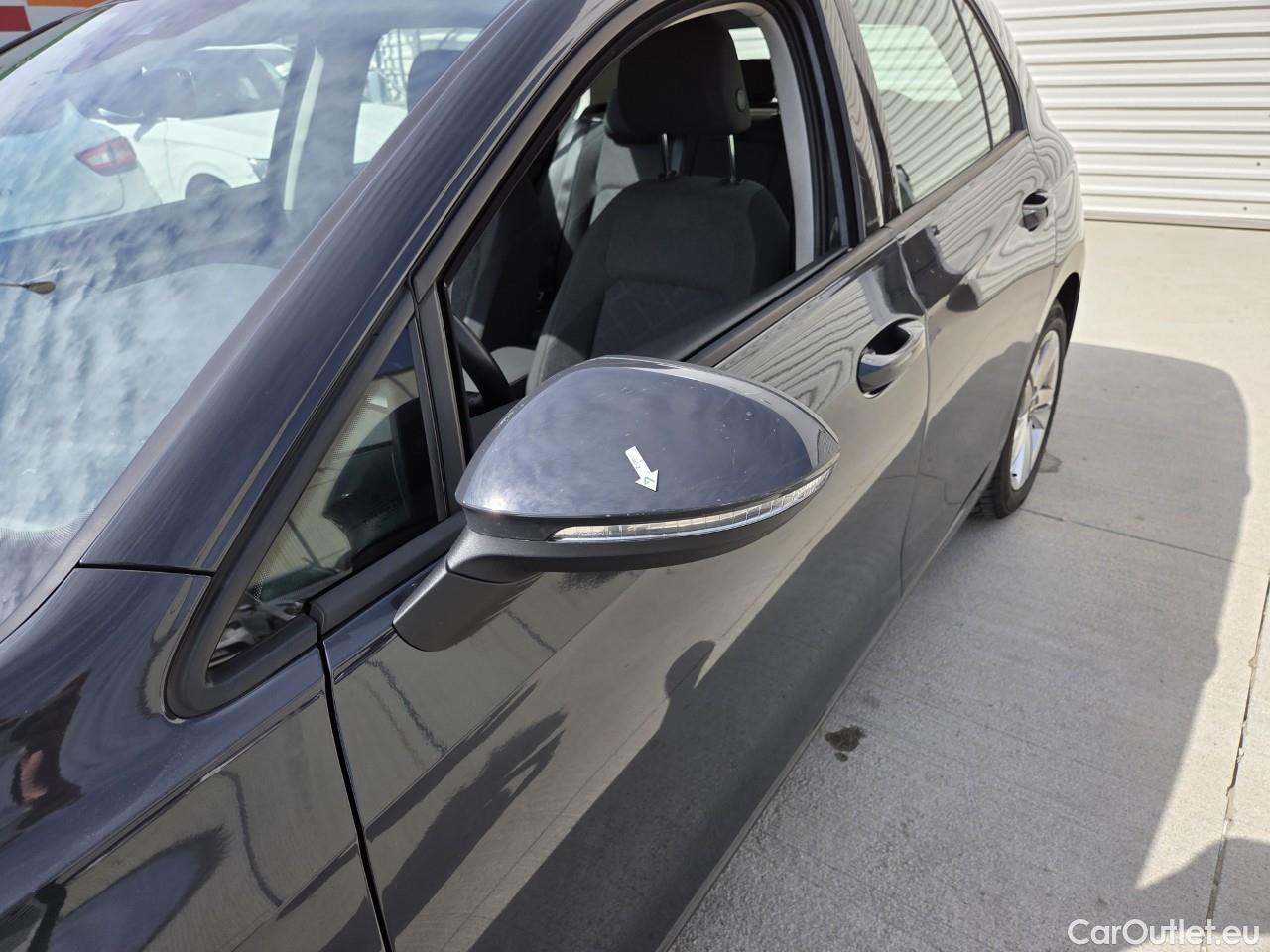  Volkswagen  Golf  Life 1.0 TSI #9