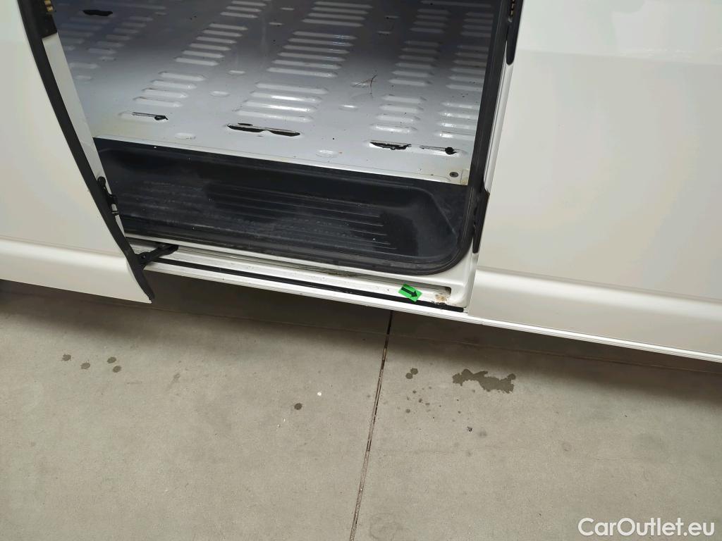  Volkswagen  Transporter KR 2.0 TDI 81KW #35