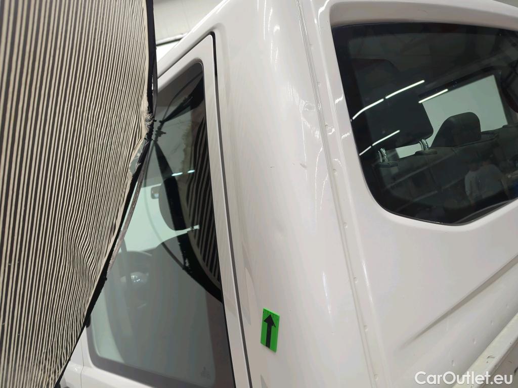 Volkswagen  Transporter CD LR 2.0 TDI 81KW #26