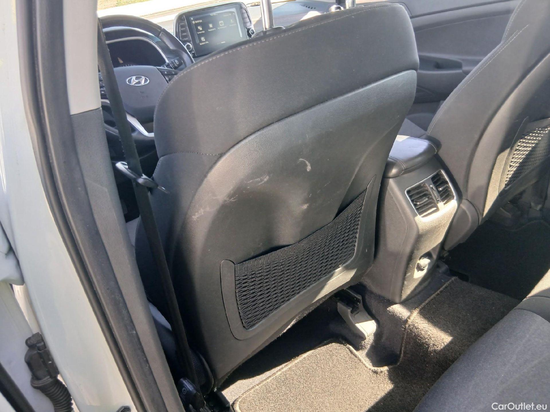  Hyundai  Tucson HYUNDAI  / 2018 / 5P / todoterreno 1.6 CRDI 85kW (116CV) 48V SLE 4X2(SP)(SL) #23