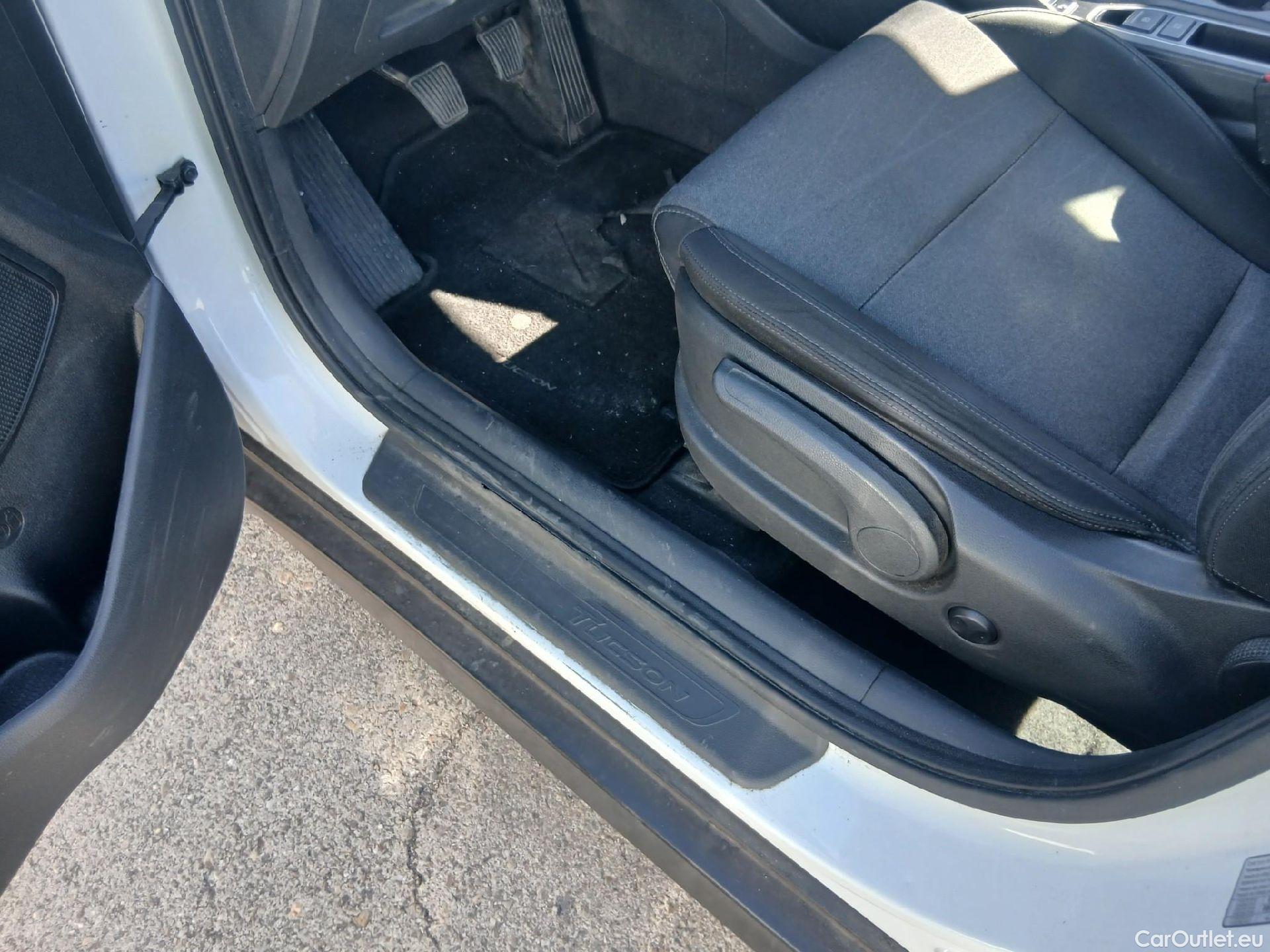  Hyundai  Tucson HYUNDAI  / 2018 / 5P / todoterreno 1.6 CRDI 85kW (116CV) 48V SLE 4X2(SP)(SL) #21