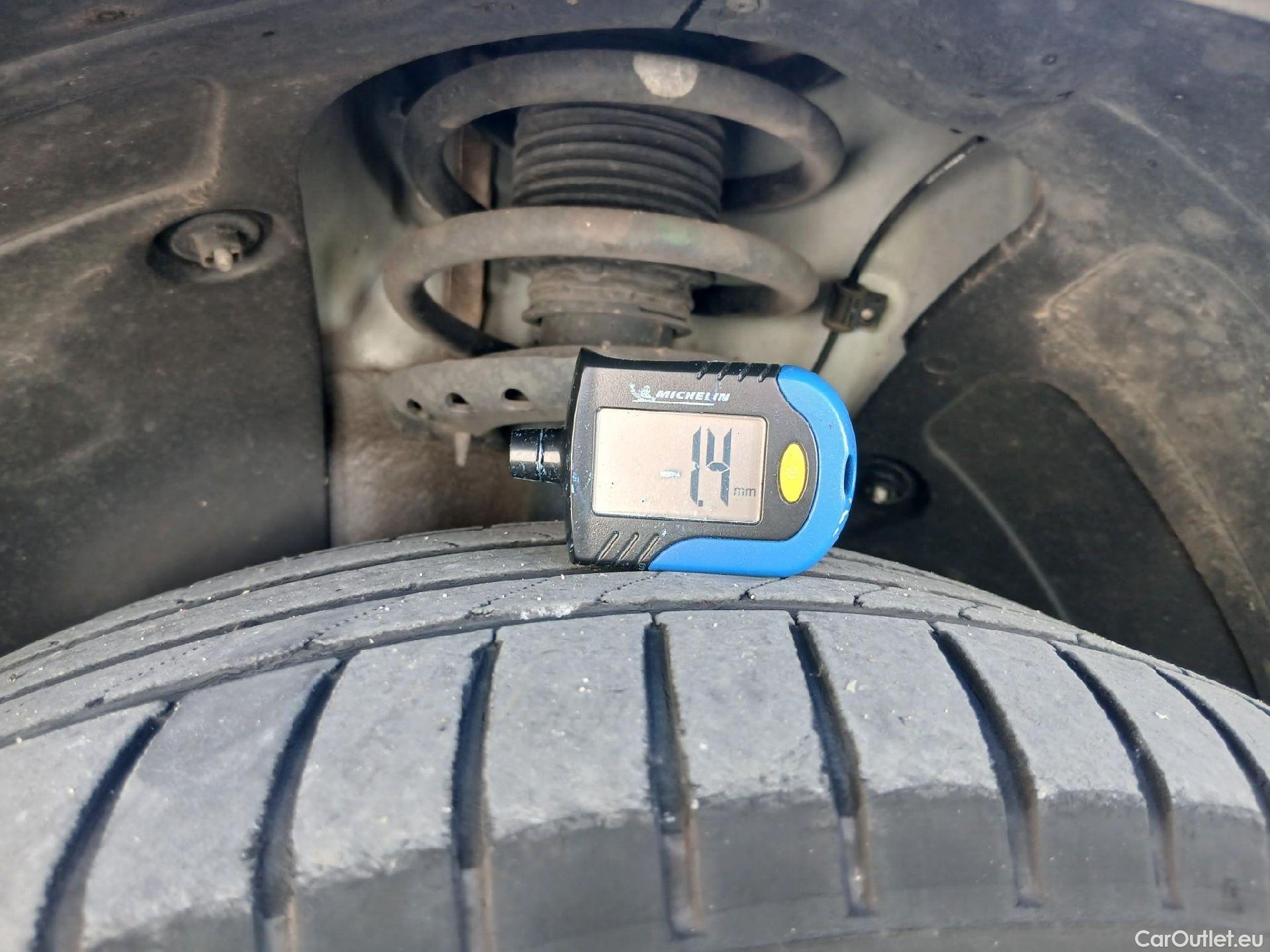  Hyundai  Tucson HYUNDAI  / 2018 / 5P / todoterreno 1.6 CRDI 85kW (116CV) 48V SLE 4X2(SP)(SL) #2
