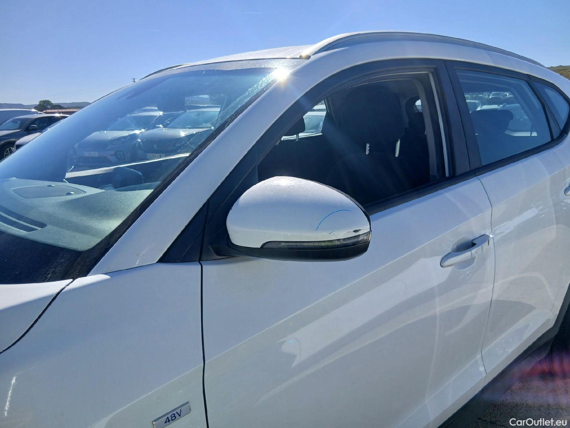  Hyundai  Tucson HYUNDAI  / 2018 / 5P / todoterreno 1.6 CRDI 85kW (116CV) 48V SLE 4X2(SP)(SL) #9